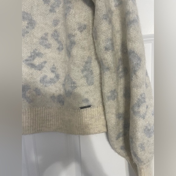 Abercrombie & Fitch Leopard Print Sweater - Picture 2 of 6
